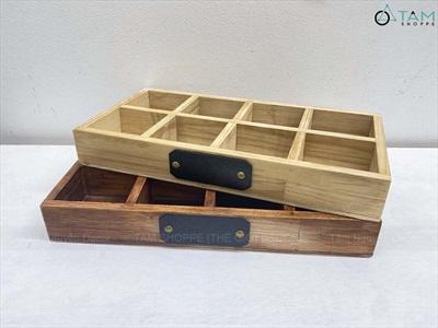 Khay gỗ chữ nhật chia 8 ngăn tag gỗ đen viết phấn [2 màu] KT 33x17x4cm KHAY-GO-04